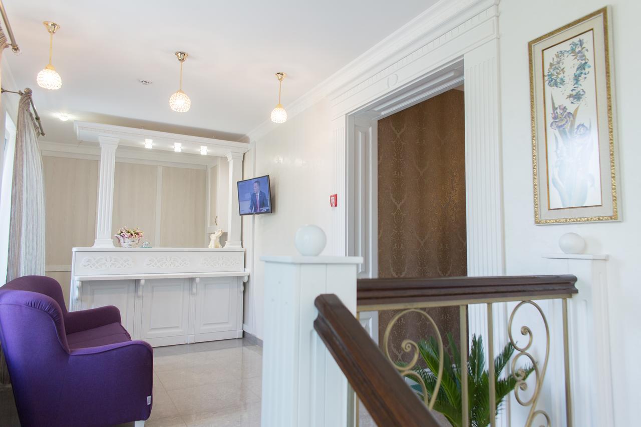 Boutique Hotel Deluxe Kamianets Podilskyi Bagian luar foto