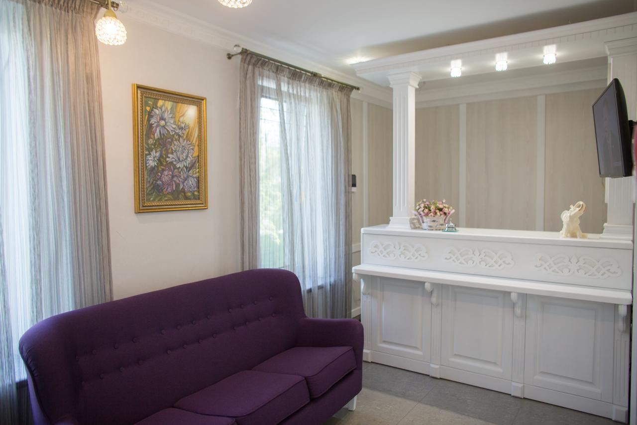 Boutique Hotel Deluxe Kamianets Podilskyi Bagian luar foto