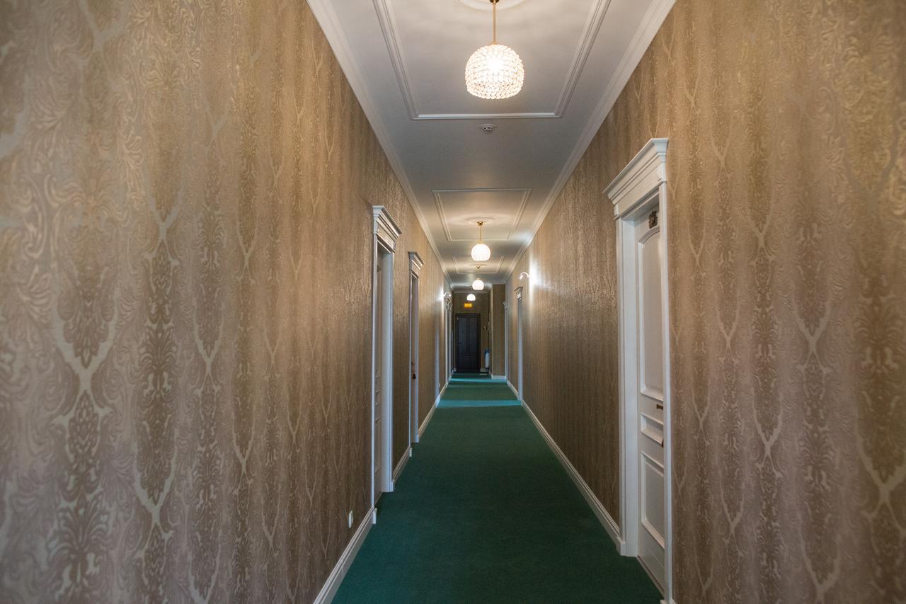 Boutique Hotel Deluxe Kamianets Podilskyi Bagian luar foto