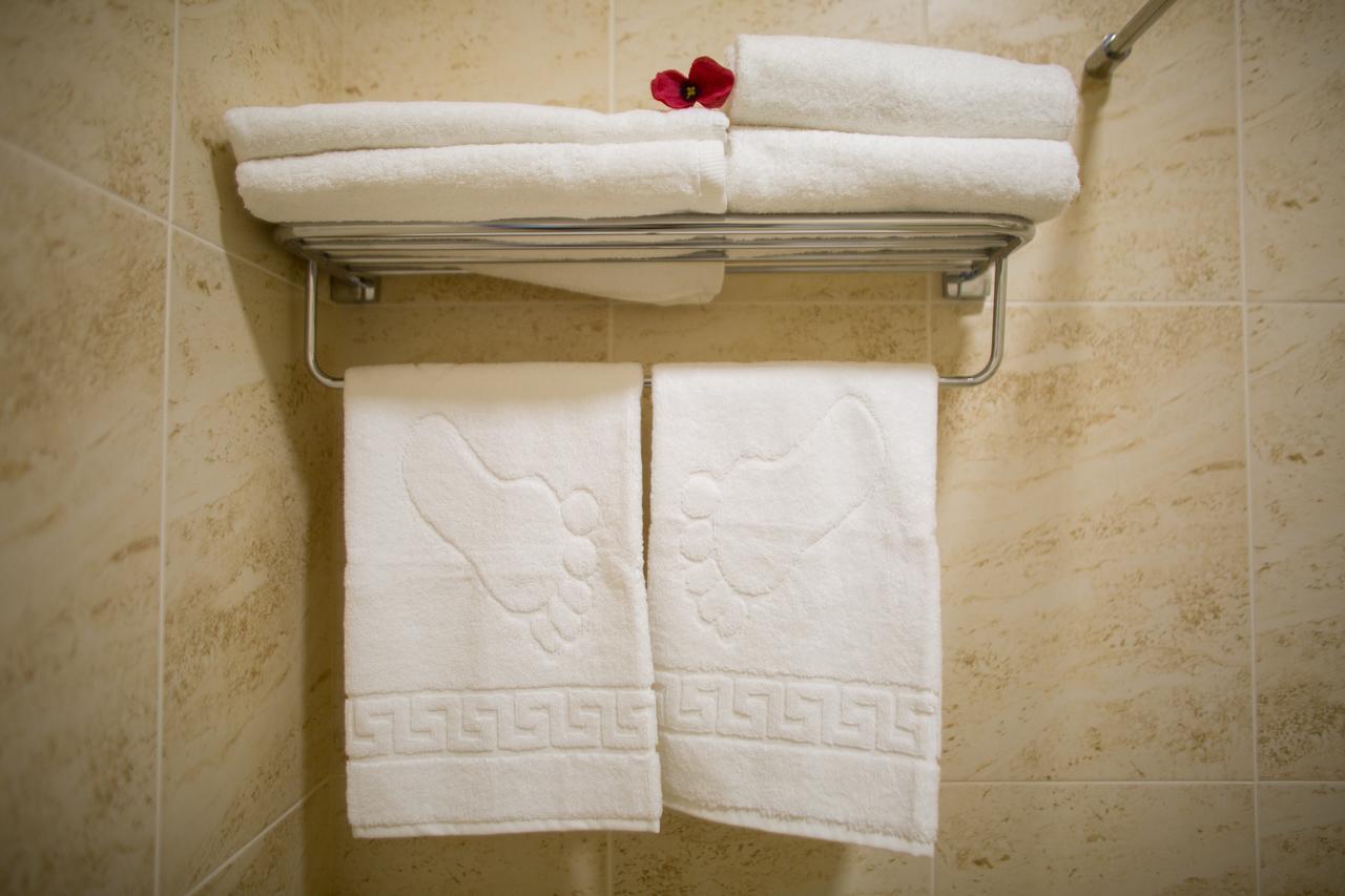 Boutique Hotel Deluxe Kamianets Podilskyi Bagian luar foto