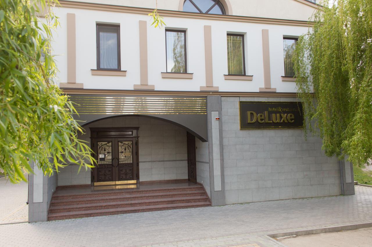 Boutique Hotel Deluxe Kamianets Podilskyi Bagian luar foto